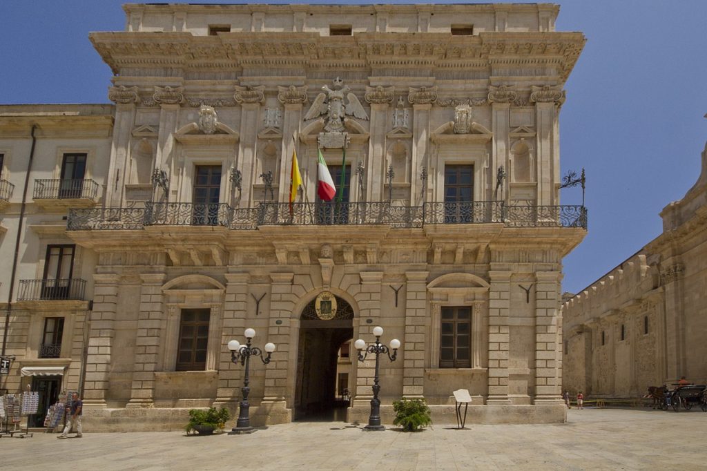 Il-palazzo-del-Senato-di-Siracusa-1024x682