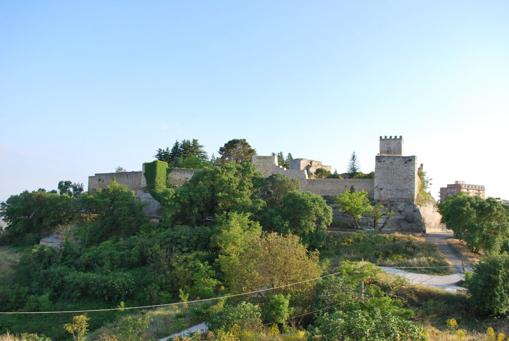 1280px-Castello_di_Lombardia_Enna_-_Panarama-1024x686