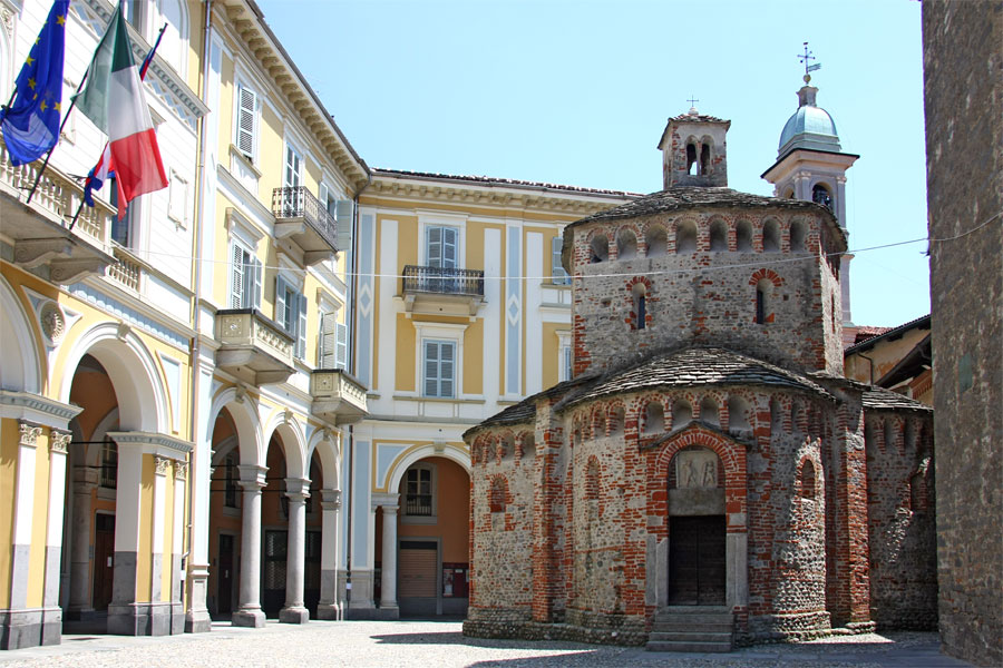 Biella_battistero-municipio Claudio Messina