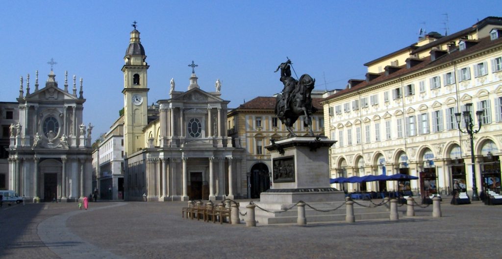 Torino_-_Piazza_San_Carlo-1024x529
