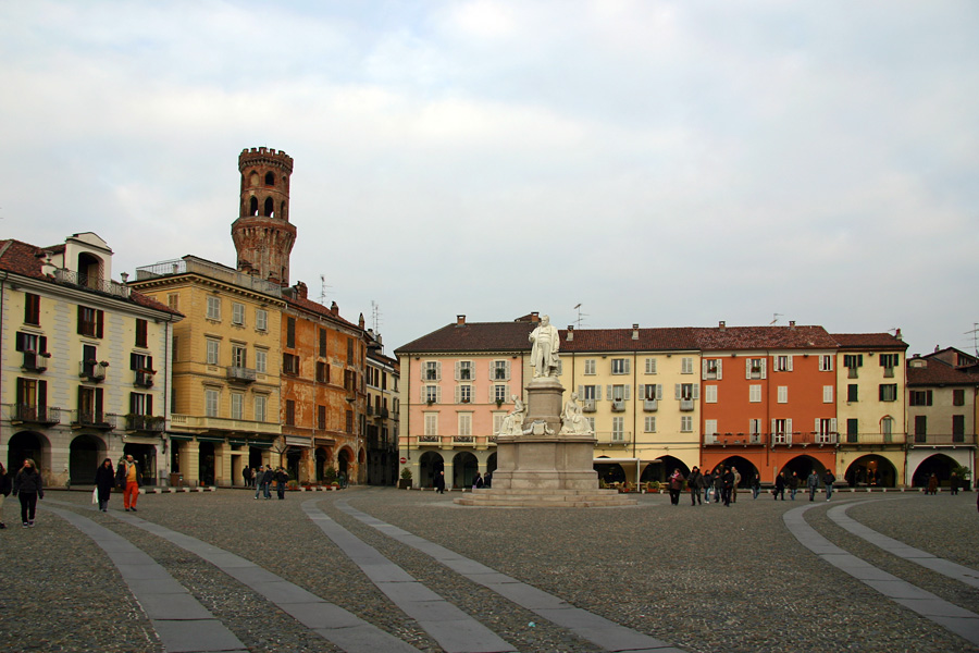 Vercelli_PiazzaCavour